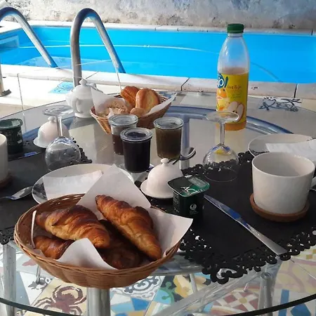 Alojamento de Acomodação e Pequeno-almoço Et Table D'hôtes Le Jardin De Tesse Toulon